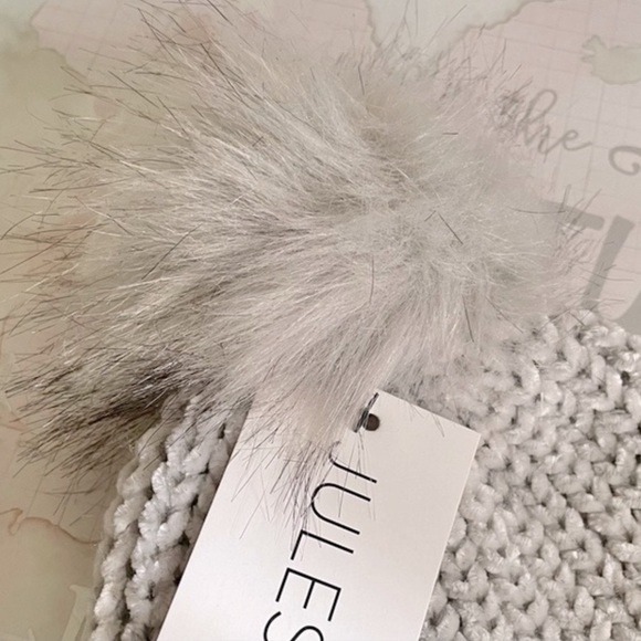 100% Recycled Jules Kae Pom Beanie - Picture 4 of 6